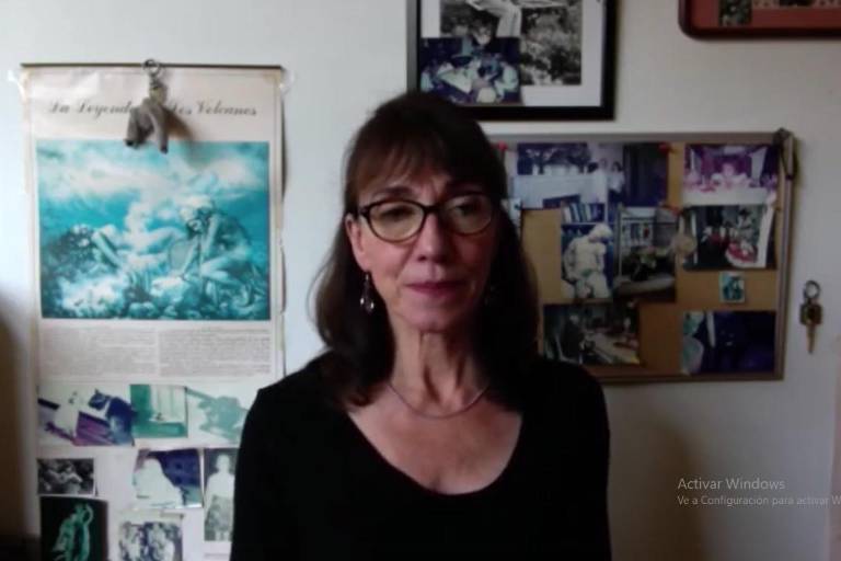 Recibe Tedi López Mills el Premio Inés Arredondo