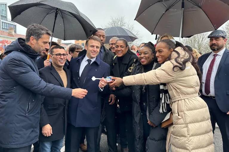 Emmanuel Macron inaugura la Villa Olímpica de París 2024