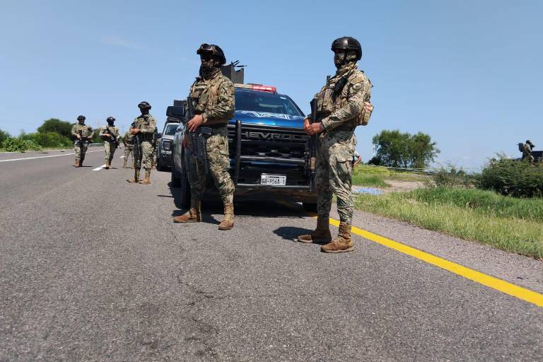 Roban camioneta al hipnotista John Milton en carretera Culiacán-Eldorado