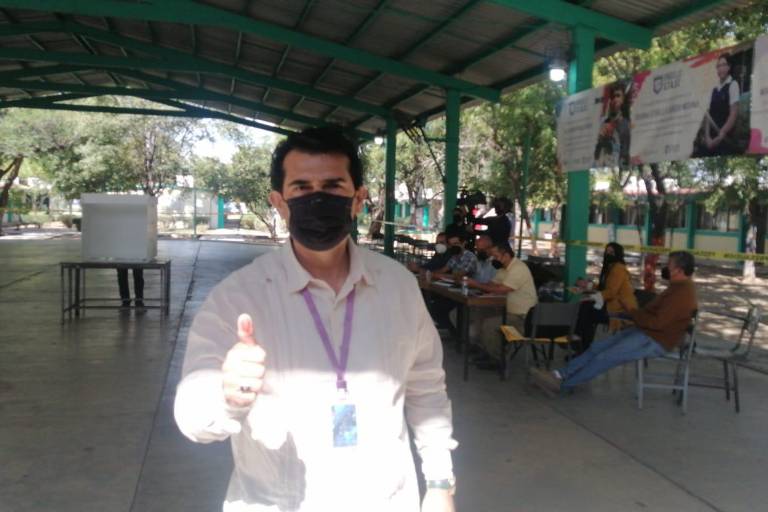 ‘Nunca sumisos, nunca subordinados’, dice Fernando Sandoval, ante la relación que deja en el SNTE 53 con Rocha Moya