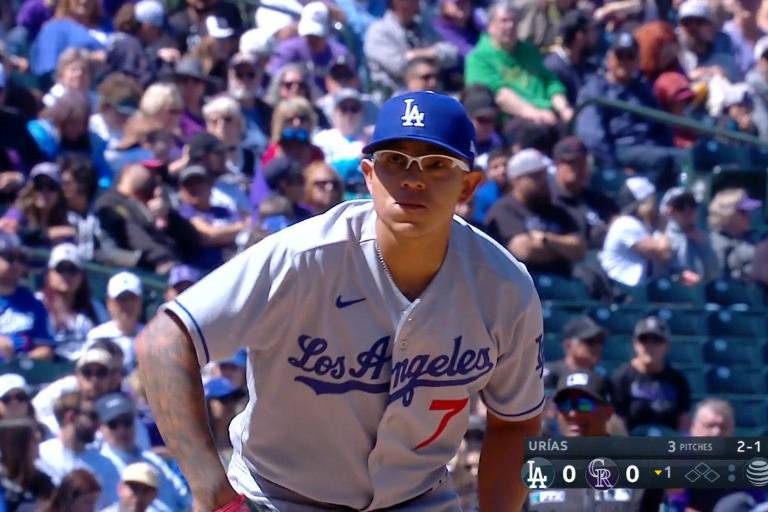 Rockies maltratan a Julio Urías en su debut en la campaña