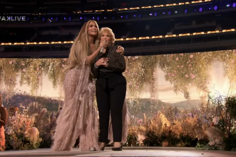 Promueven famosos la vacunación en el Vax Live