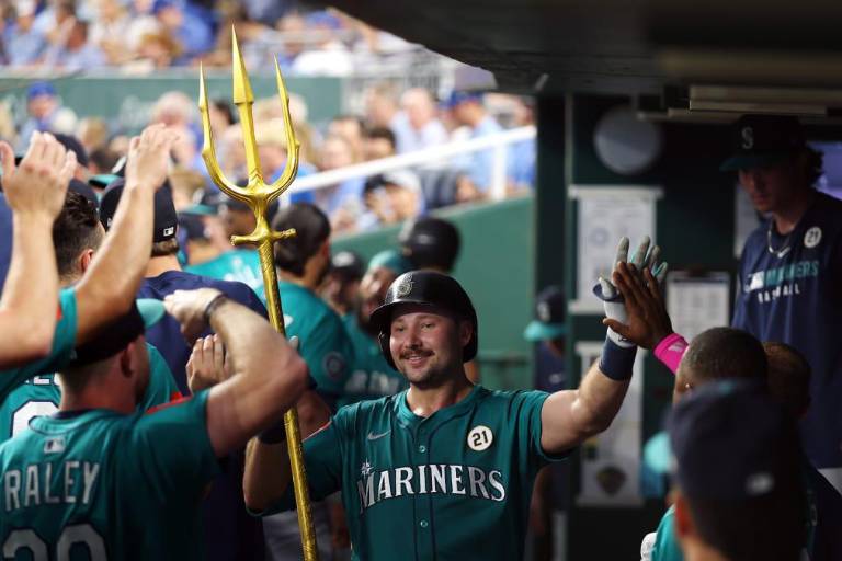 Raleigh impone récord como ambidiestro y empata marca de jonrones de Marineros