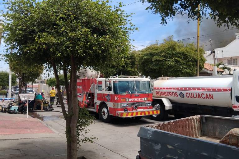 Incendio en vivienda de la colonia Las Vegas deja daños materiales en Culiacán