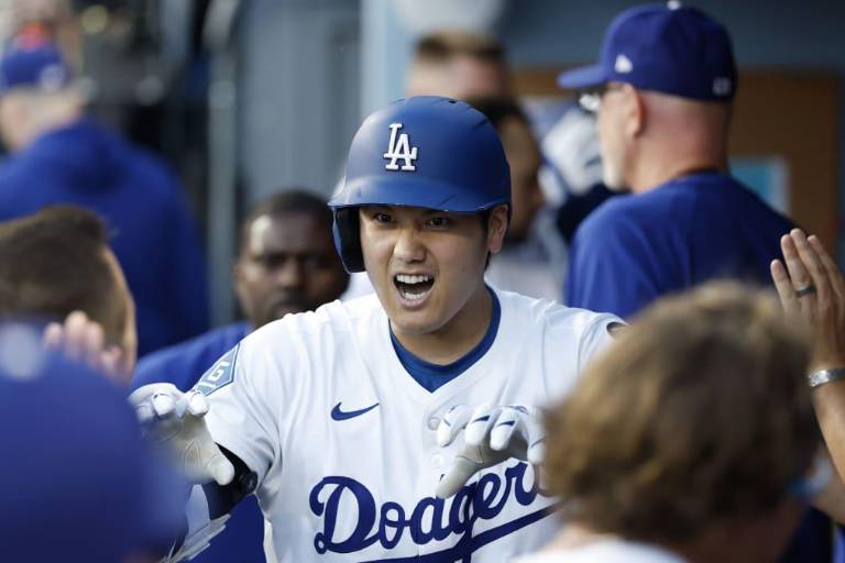 Dodgers remontan y vencen a Yanquis en el inicio de la serie en Los Ángeles