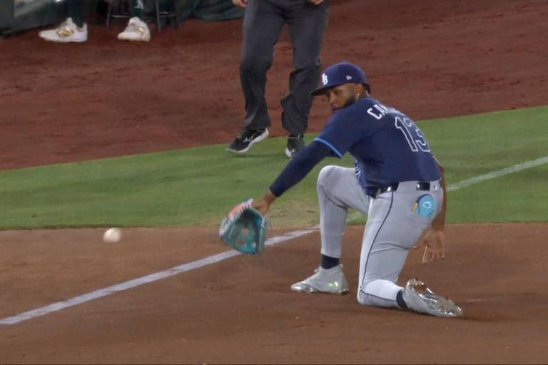 Junior Caminero ha tronado como cañonero, pero no se olviden de su defensa