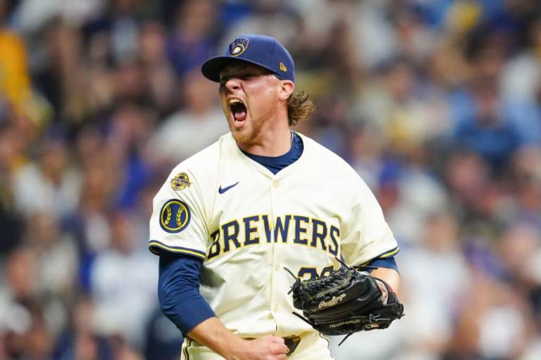 Cerveceros rompen la maldición y avanzan a la Serie de Campeonato de la Liga Nacional