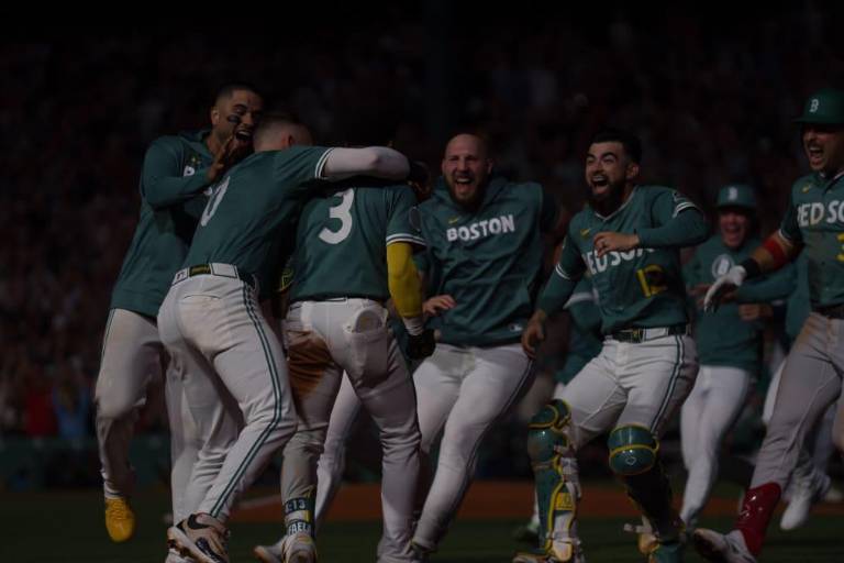 Con triple de oro de Rafaela Medias Rojas sellan boleto a los playoffs