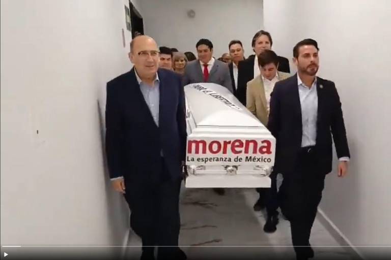 Un ataúd en San Lázaro: diputados aprueban crear ley en telecomunicaciones; oposición acusa riesgo de censura