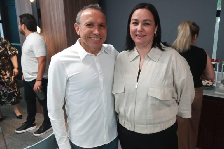 Encuentra el público respuestas en el libro de Gilberto Aispuro