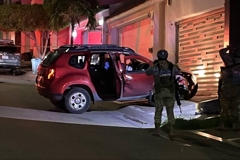 Ataque armado contra trabajadores del IMSS deja un muerto y una mujer herida en Culiacán