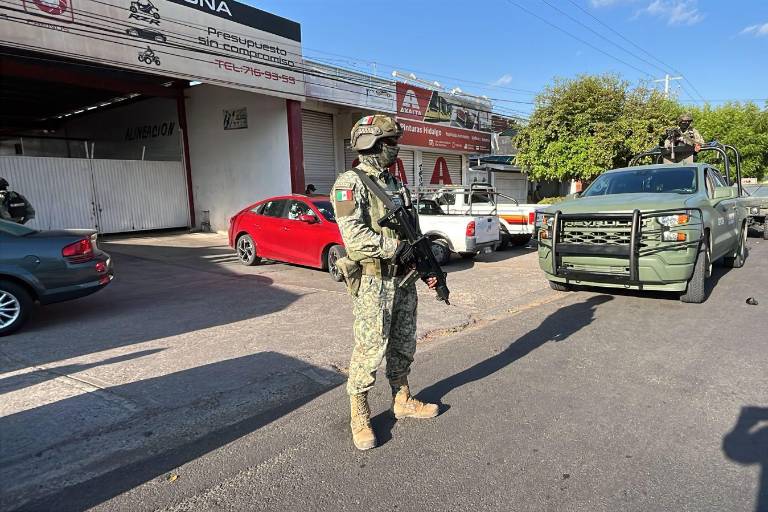 Vehículos baleados en la Miguel Hidalgo, Culiacán, tendrían reporte de robo: FGE