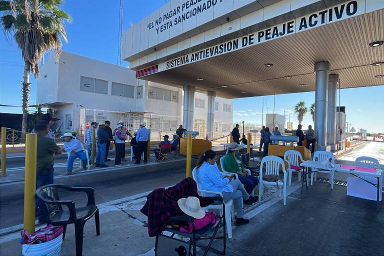 Cierran circulación en caseta Puente Sinaloa en Guasave por paro nacional del campo