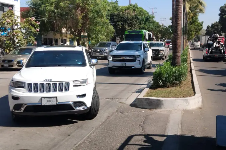Funcionarias federales llegan a Mazatlán a la reunión con el sector turístico.
