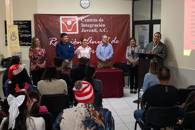 CIJ Mazatlán reconoce al psicólogo Herón Torres como Voluntario del Año