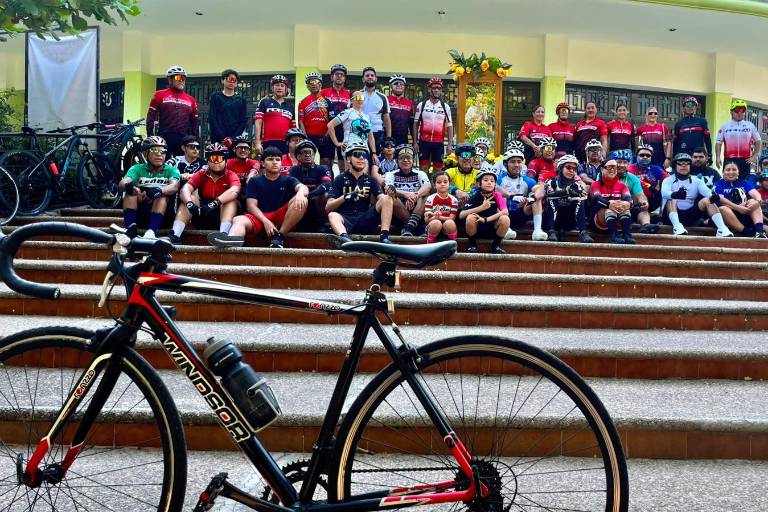 Realiza familia ciclista peregrinación a la parroquia de San Judas Tadeo