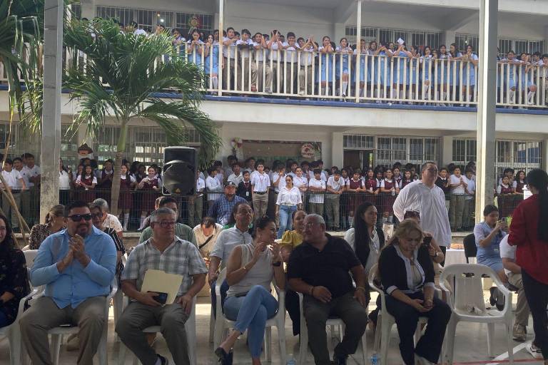 Piden en secundaria de Mazatlán al Gobierno construcción de una barda