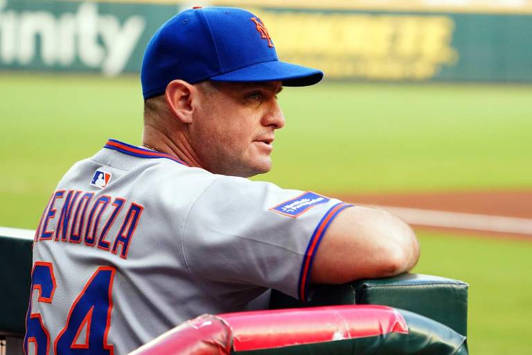 Carlos Mendoza seguirá como mánager de los Mets en el 2026