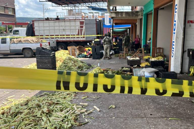 Mueren hombre y mujer tras ataque a balazos en el Mercado de Abastos de Culiacán