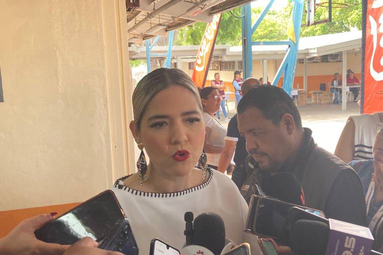 Más luz y menos basura: Mazatlán reemplaza 5 mil luminarias y activa limpieza en cuatro colonias