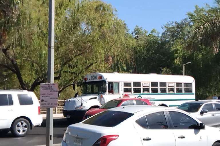 Con camiones del Cobaes, Conalep y DIF, llenan evento deportivo del Gobierno de Sinaloa