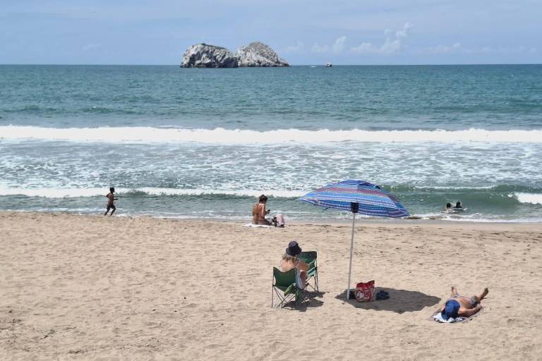 Sensación térmica en Mazatlán alcanzó el lunes los 45 grados