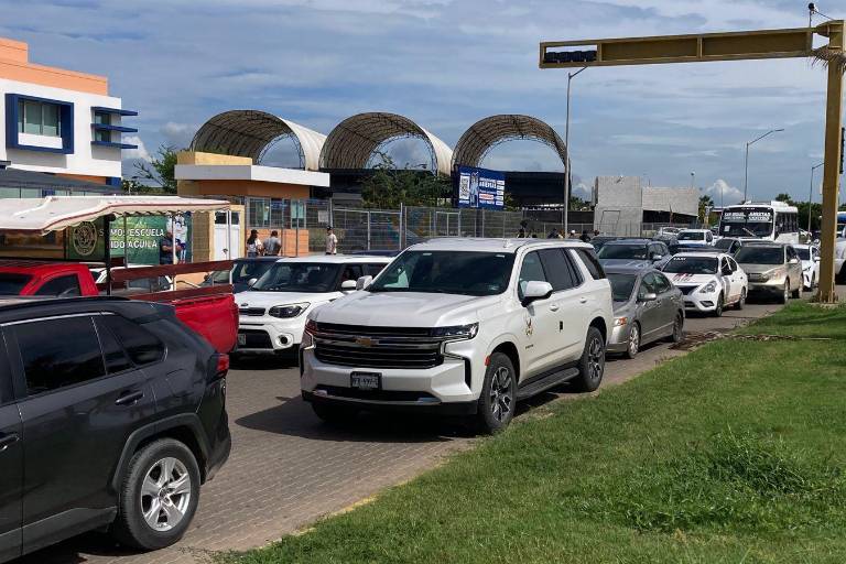 Rocha Moya analiza ampliar la avenida Delfín para evitar congestionamiento vehicular