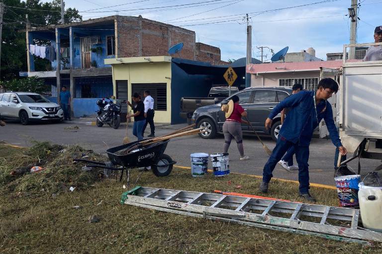 Se unen para llevar jornada de limpieza a las colonias Santa Elena y la Esperanza, en Mazatlán