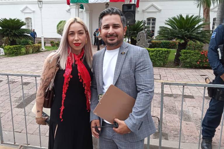 Admiran culiacanenses el tradicional desfile militar