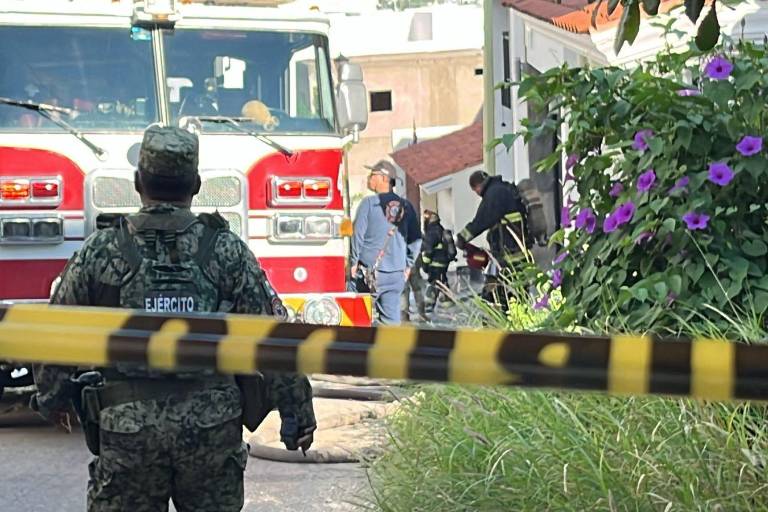 Civiles armados vandalizan e incendian vivienda en Culiacán