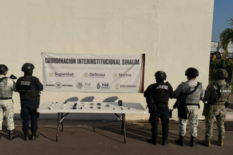 Entre lo incautado están cinco teléfonos celulares, así como cuatro objetos punzocortantes conocidos como “puntas”.