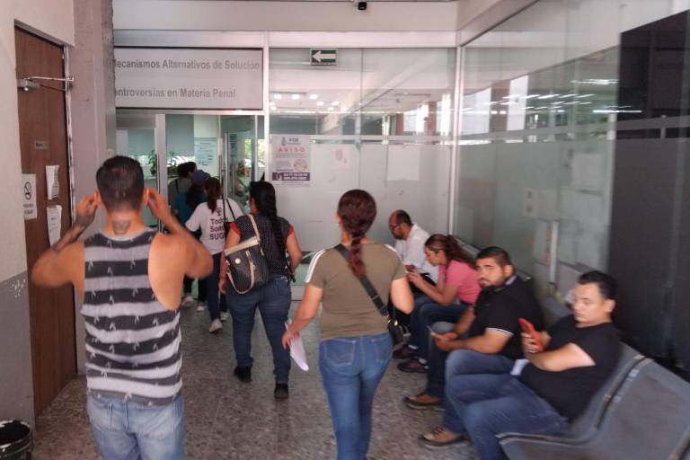 Familiares de desaparecidos en Mazatlán originarios de Durango se reúnen con la Fiscalía de Sinaloa