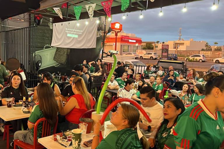 Festeja la afición sinaloense tercer triunfo de la selección mexicana