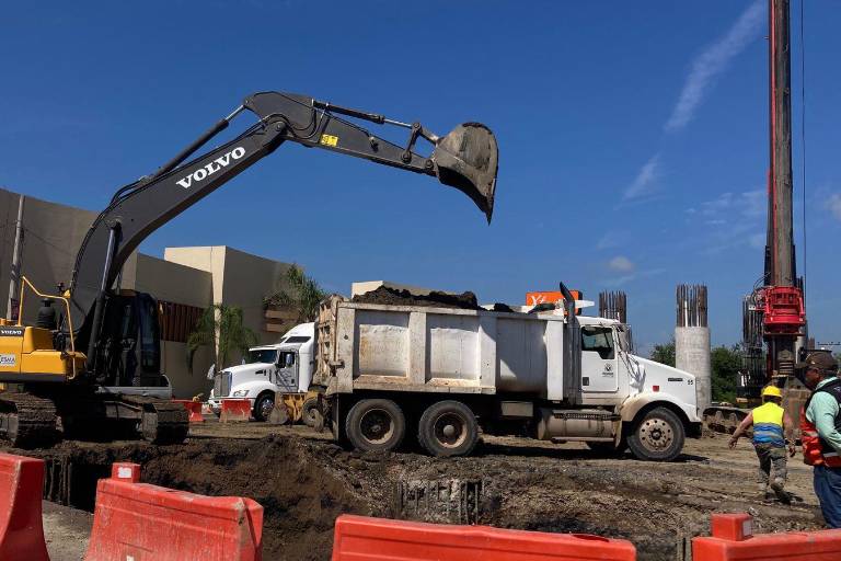 Tras casi 70 días de su inicio, obra del paso superior vehicular México 15 y Pérez Escobosa muestra gran avance