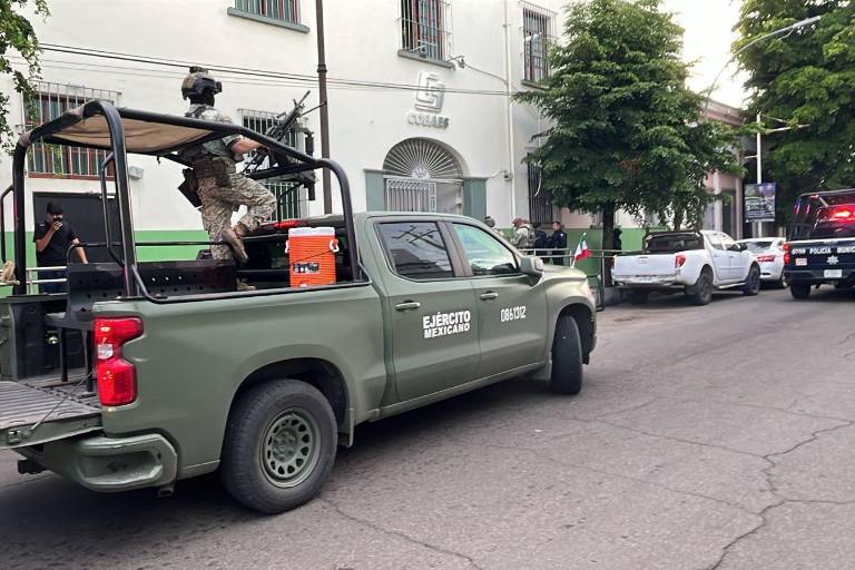 Alarma en Cobaes 27 de Culiacán por presunta amenaza con arma blanca