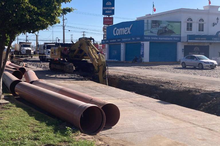 Vecinos de Jabalíes denuncian caos vial por cierre parcial en Avenida Santa Rosa por obras de Jumapam