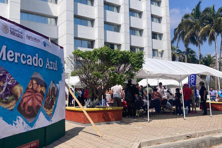 Conapesca impulsa el consumo de productos del mar con el Mercado Azul en Mazatlán