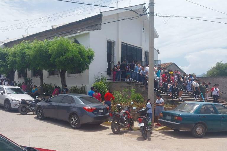 Ofrecen misa por el retorno de Heriberto en templo de Rosario