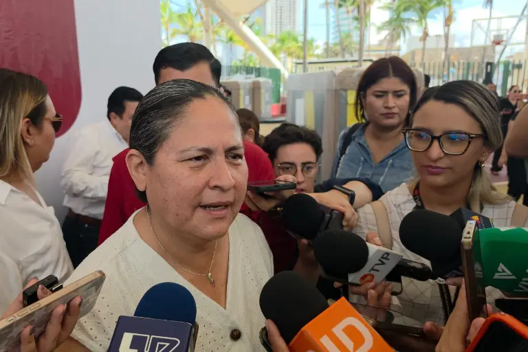 La Alcaldesa de Mazatlán Minerva Osuna Zavala informa sobre el censo de afectaciones por las lluvias.