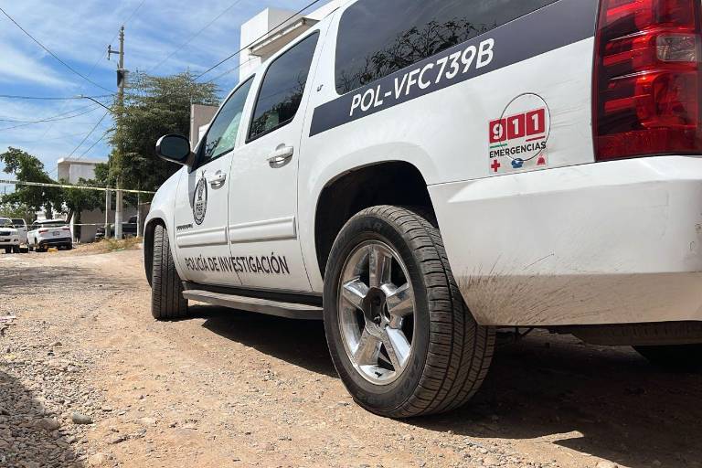 Hallan un hombre asesinado y carbonizado en un domicilio de la colonia Adolfo López Mateos, en Culiacán