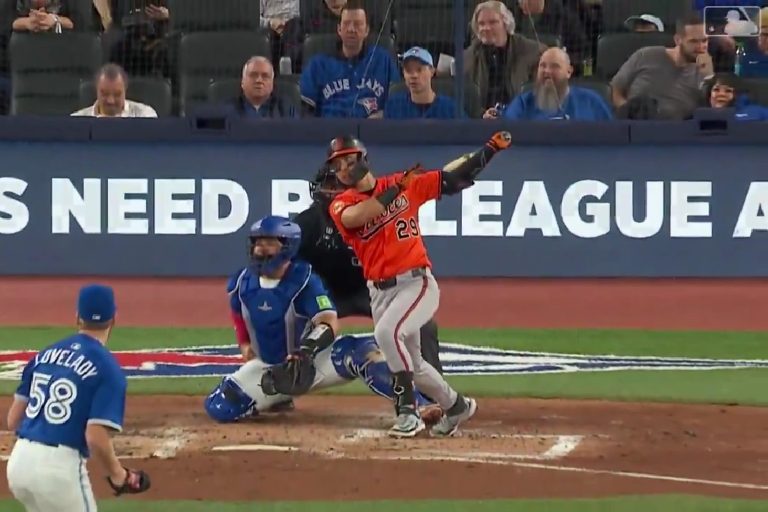 Ramón Urías produce con doblete en victoria de Orioles sobre Azulejos