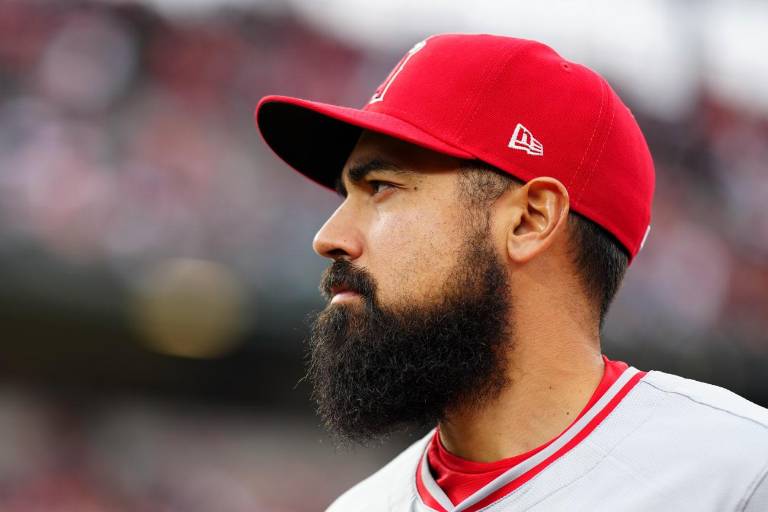 Angelinos podrían diferir el resto del contrato de Anthony Rendón