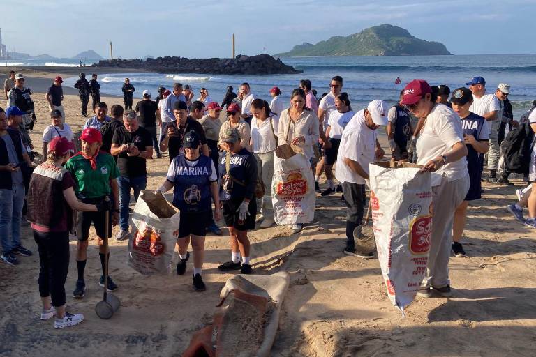 Cumplen funcionarios y voluntarios con la quinta jornada de limpieza ‘Mazatlán Te Quiero Limpio’