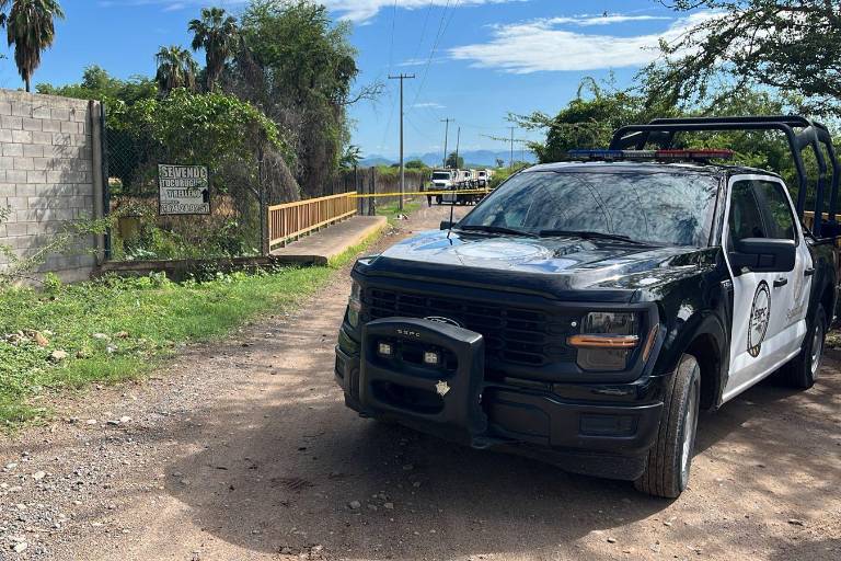 Encuentran a hombre asesinado y maniatado en camino de terracería en Mojolo, Culiacán