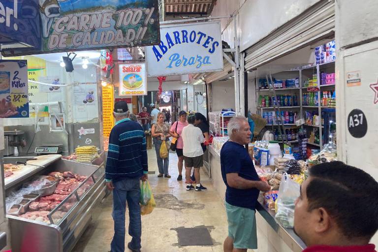 Pese a las vacaciones y puentes de mayo, continúan bajas ventas en el Mercado Miguel Hidalgo, en Mazatlán