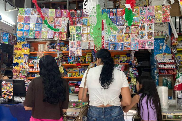 Canje de útiles escolares gratuitos avanza a un 40 por ciento en Mazatlán, reportan papelerías