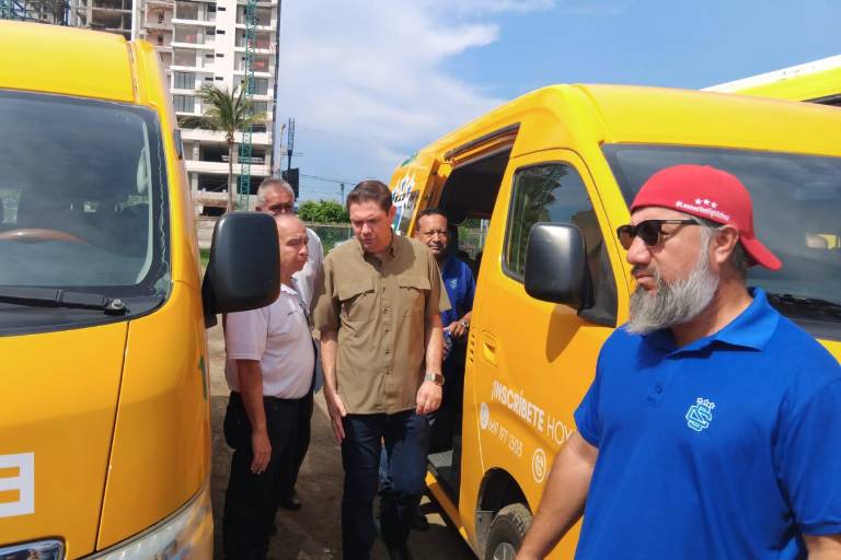 Inicia Vialidad y Transporte inspección integral de camiones escolares en Mazatlán