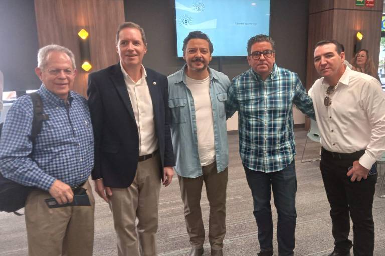 Encuentra el público respuestas en el libro de Gilberto Aispuro