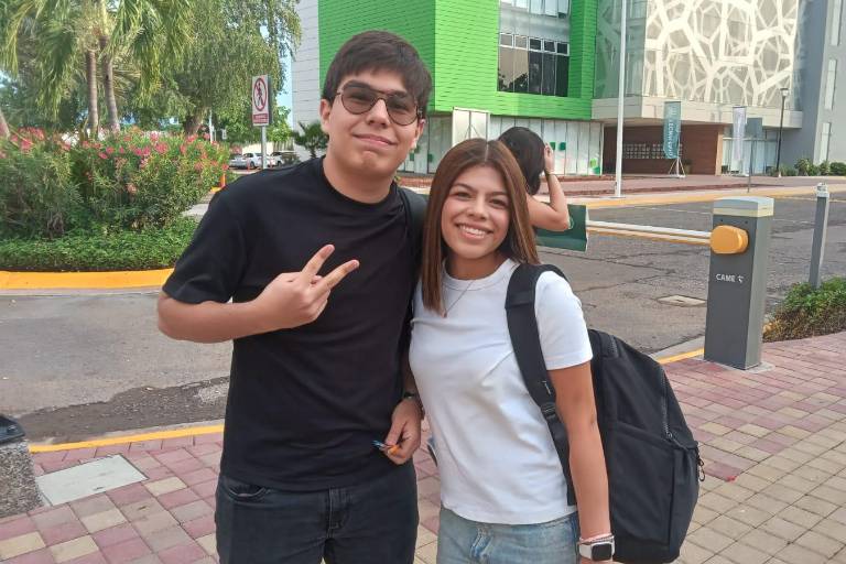 Regresan alumnos de Tecmilenio a nuevo ciclo escolar