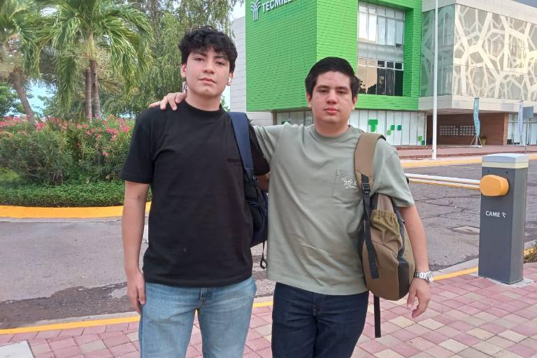 Regresan alumnos de Tecmilenio a nuevo ciclo escolar